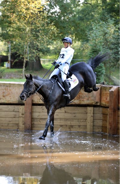 Bulana wint eventingwedstrijd in Barbury Castle